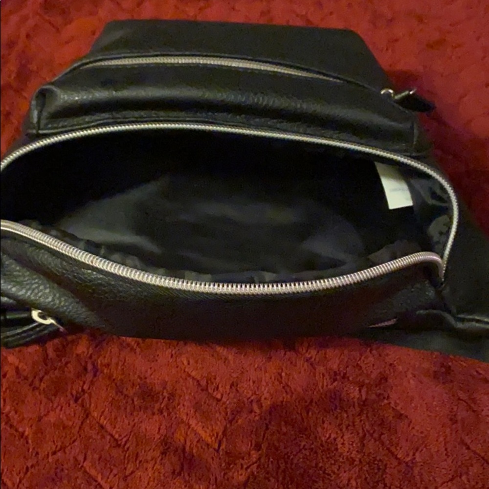 Fannie Pouch - Picture 4 of 4